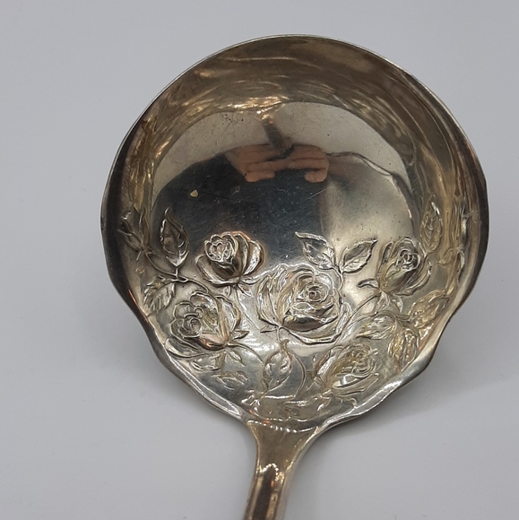 VTG R.C. CO Silver Plate Serving Gravy Ladle Rose Flower Embossed Pattern - Picture 3 of 7